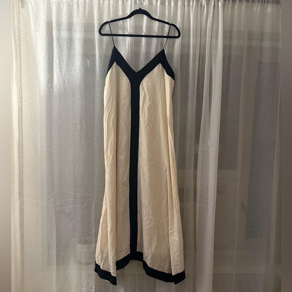 Cream/black dress